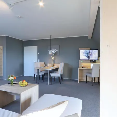 Apartamento Lovely In With House Sea View